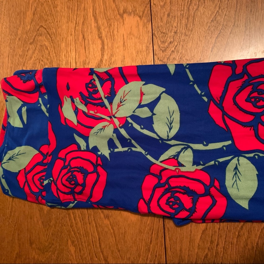 NWOT Rose Lularoe Leggings